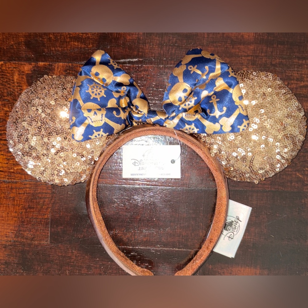 Disney Pirates of the Caribbean Themed Mouse ears headband - Picture 2 of 4